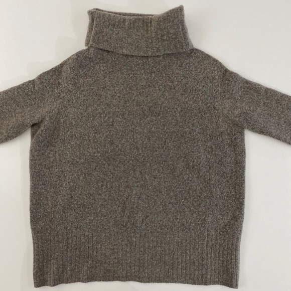✨Sold✨ Aritzia Community Plutarch Sweater - Picture 5 of 12